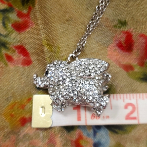 Flying elephant sparkle necklace - Picture 4 of 4